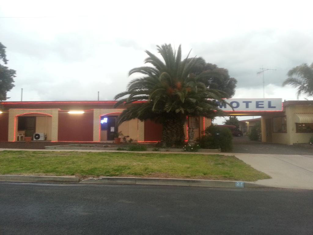 Nhill Oasis Motel Bagian luar foto