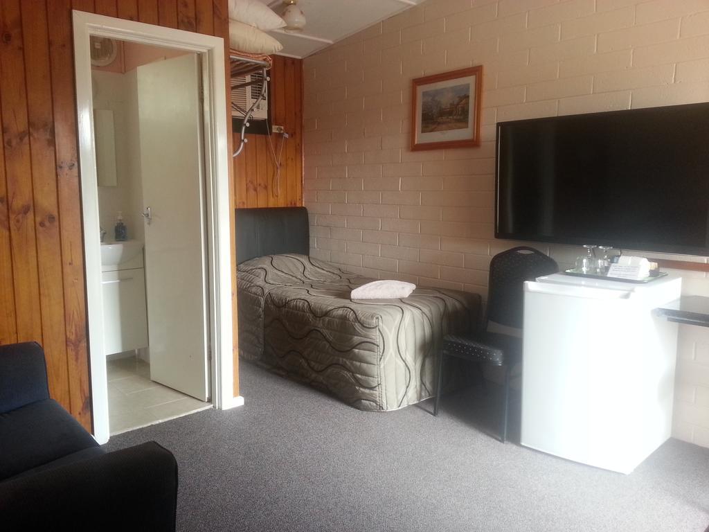 Nhill Oasis Motel Bagian luar foto