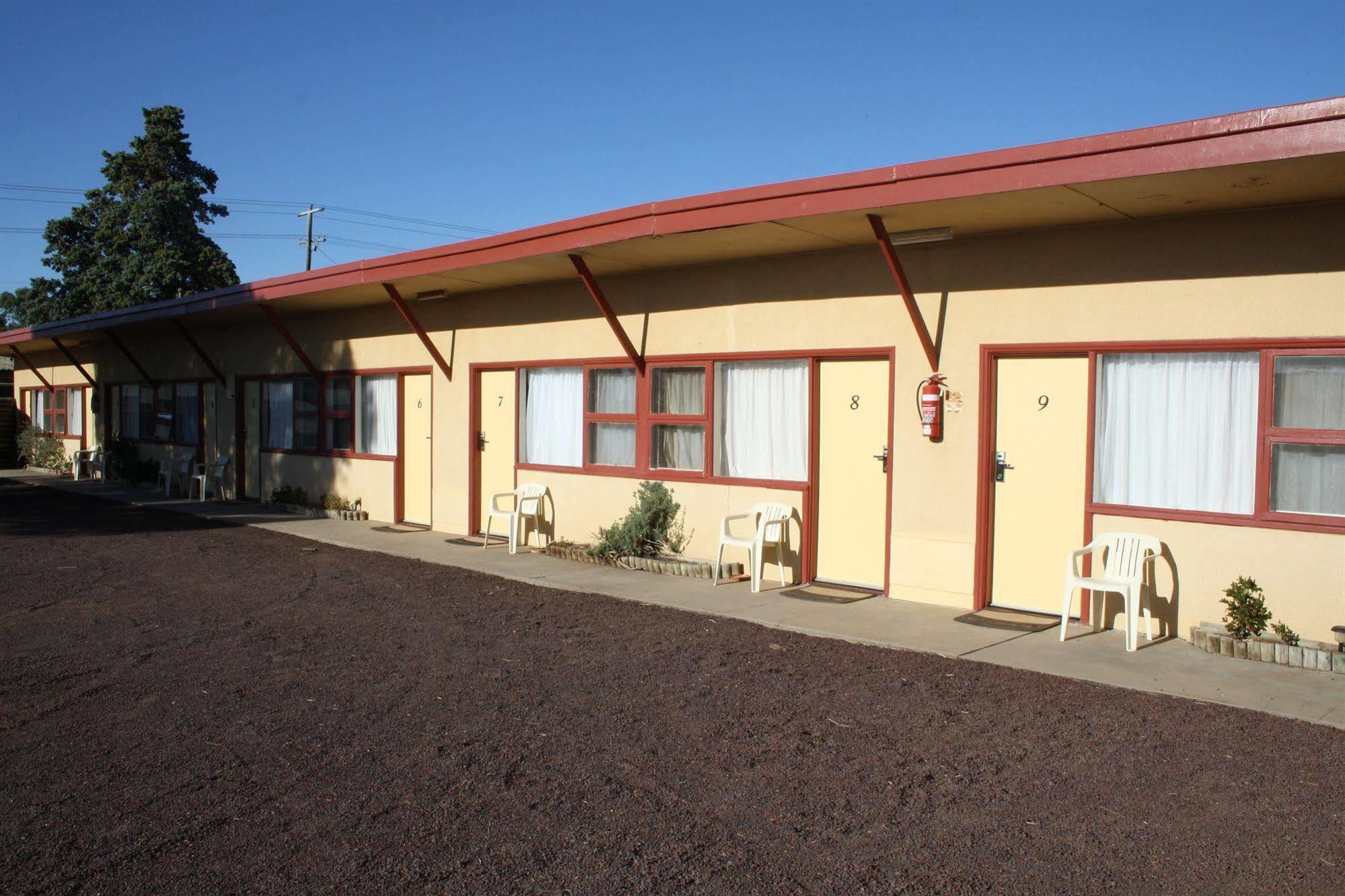 Nhill Oasis Motel Bagian luar foto